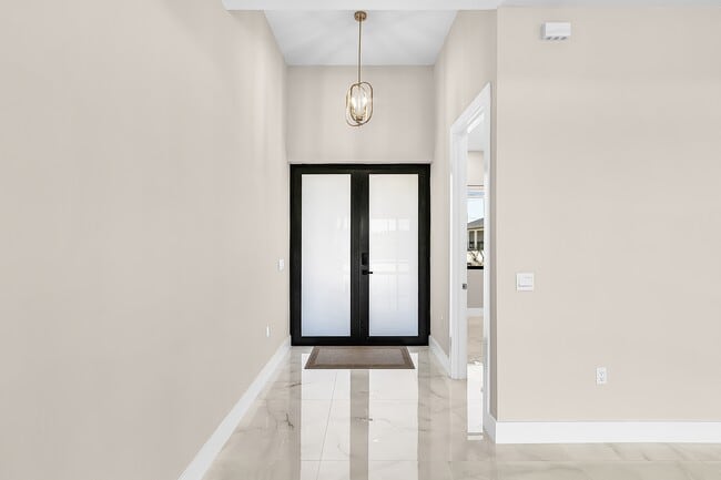 Building Photo - 1720 NE 14th St