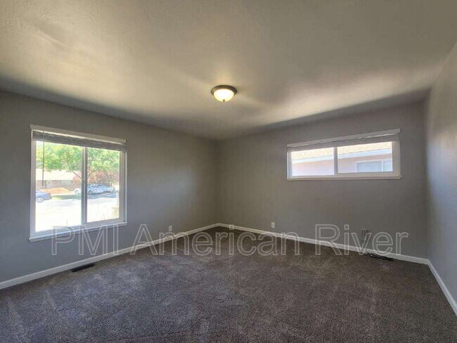 Building Photo - 7034 Cromwell Way
