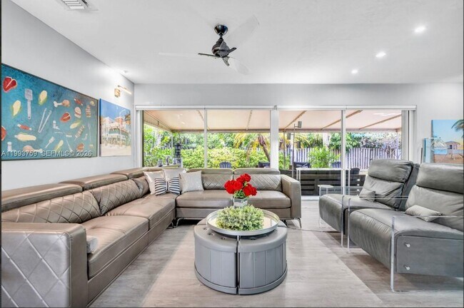 Building Photo - 1799 SE 25th Ave