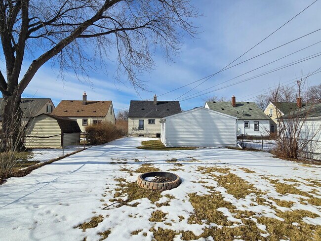 Building Photo - 25312 Winton St