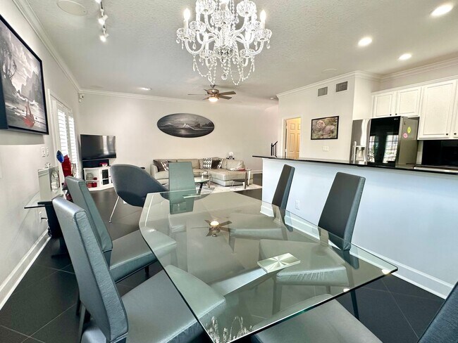 Building Photo - Bright, breezy & convenient: Your wew St. ...