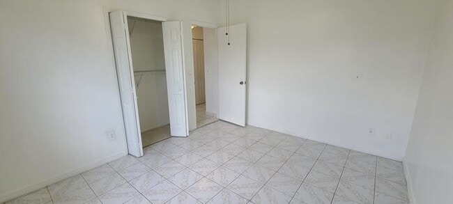 Building Photo - Condo in Chelsea Square, Kissimmee