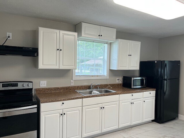 Building Photo - 8310 Park St