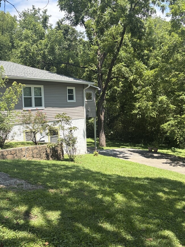 Building Photo - 2614 Berkley Dr
