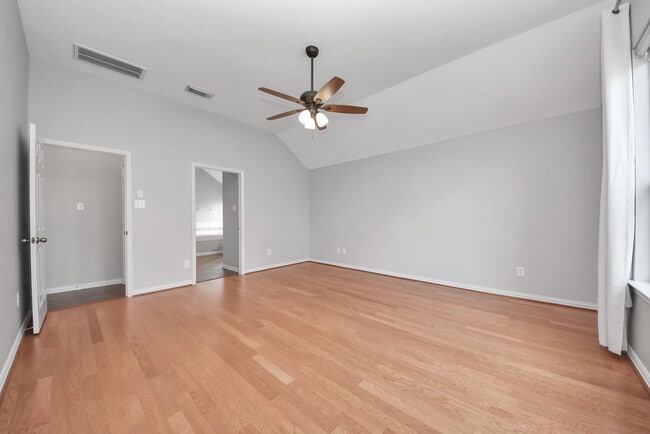 Building Photo - 18403 Sierra Falls Ct