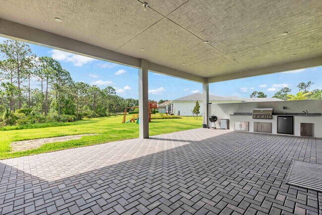 Building Photo - 2989 SW Goldenglow Dr