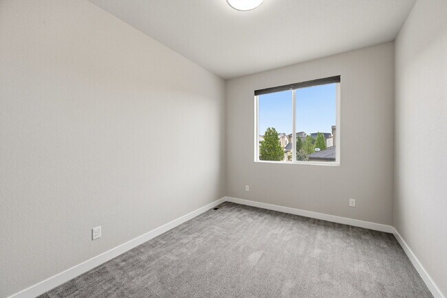 Building Photo - $2,695.45 3-bed, 2.5-bath townhome with a washer and dryer.