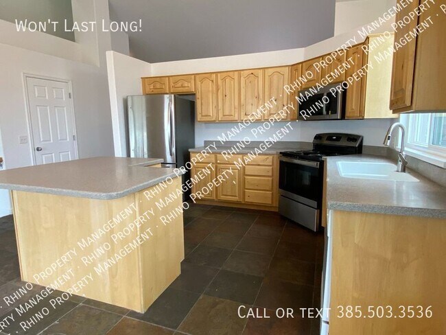 Building Photo - 3 Bed/3 Bath Duplex in Draper