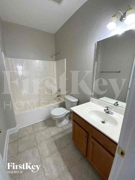 Building Photo - 205 Barberry St