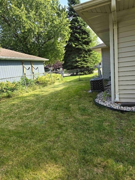 Building Photo - 205 Meade St