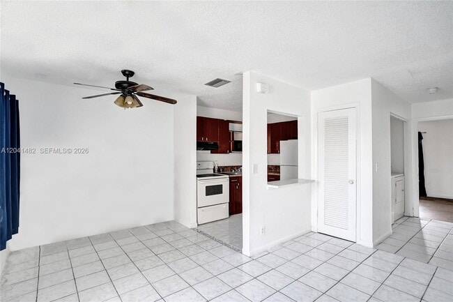 Building Photo - 841 SW 7th St