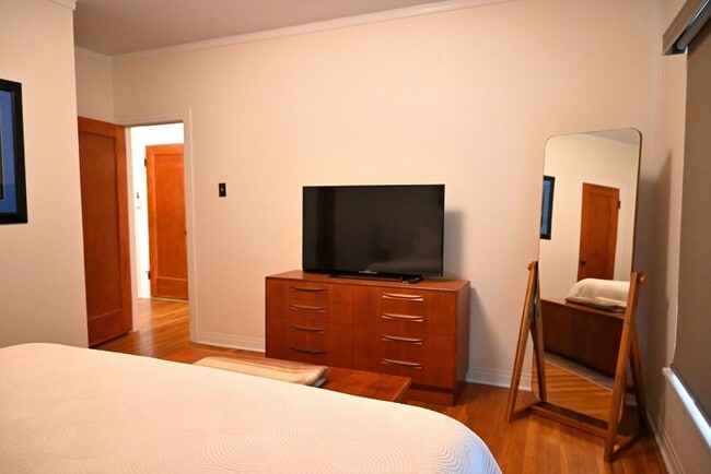 Building Photo - 401 W Nations Ave