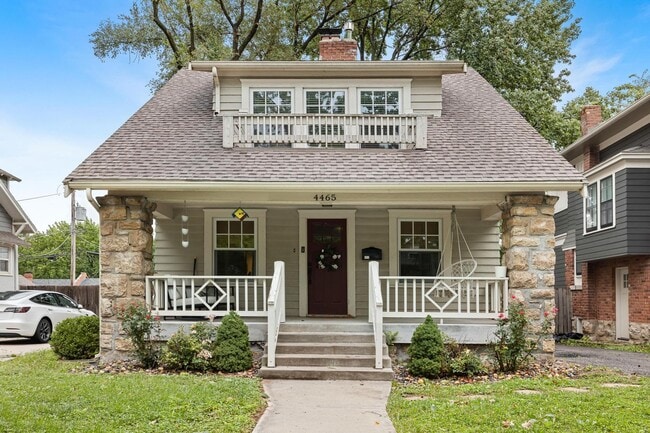 Building Photo - 2 Bed 1.5 Bath Home in the Heart of KCMO and Plaza Area