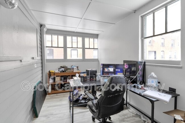 Building Photo - 36 Water St