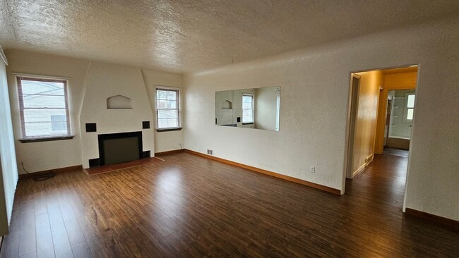 Building Photo - 3 Bed, 1 Bath House in Downtown Coeur d'Alene