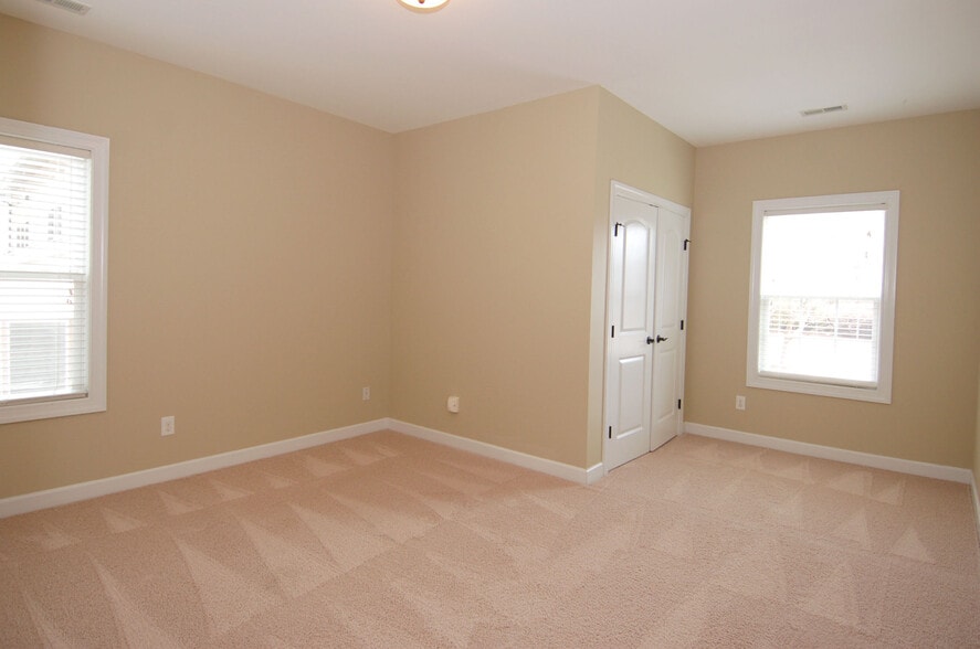 Bedroom 2 - 4832 Millens Bay Ct