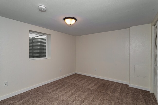 Building Photo - 105 Lynwood Dr