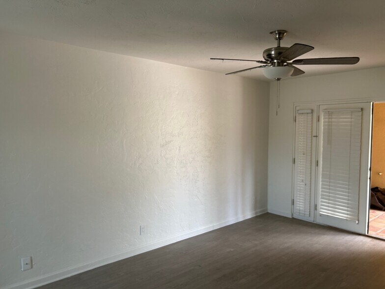 Building Photo - 37188 Melrose Dr