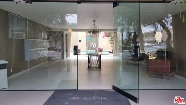 Primary Photo - 6150 Reseda Blvd