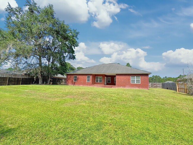 Building Photo - COMING LATE FEBRUARY 2026! (Pet Friendly)