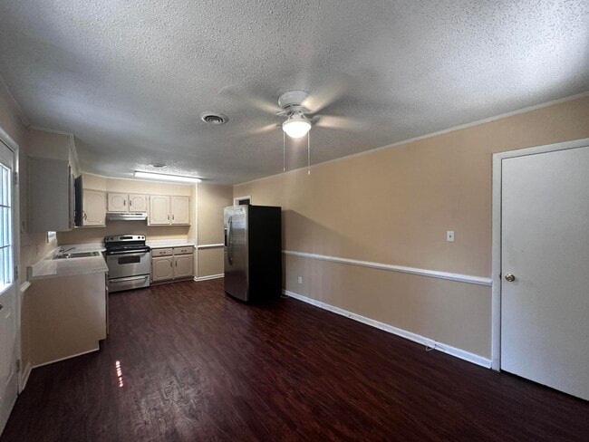 Building Photo - 2377 Dublin Dr