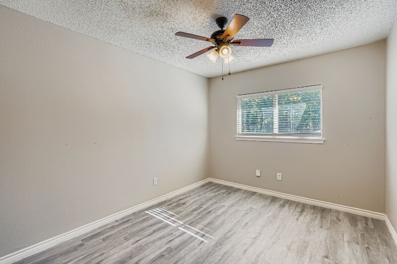 Building Photo - 8403 Mt Shasta Cove