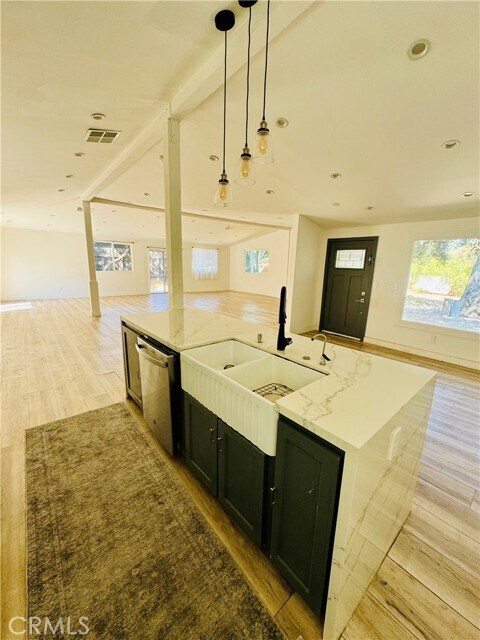 Building Photo - 9625 Aqueduct Ave