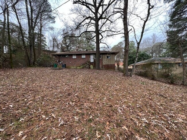 Building Photo - 2 Woodcliff Cir