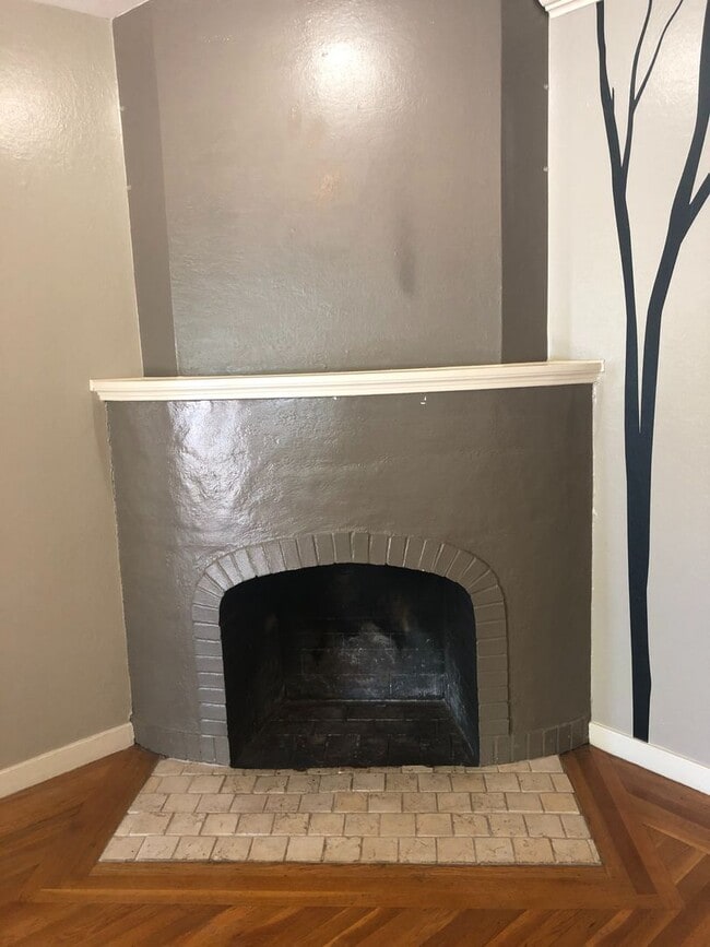 Building Photo - Cute Sacramento Home - Photos Coming Soon