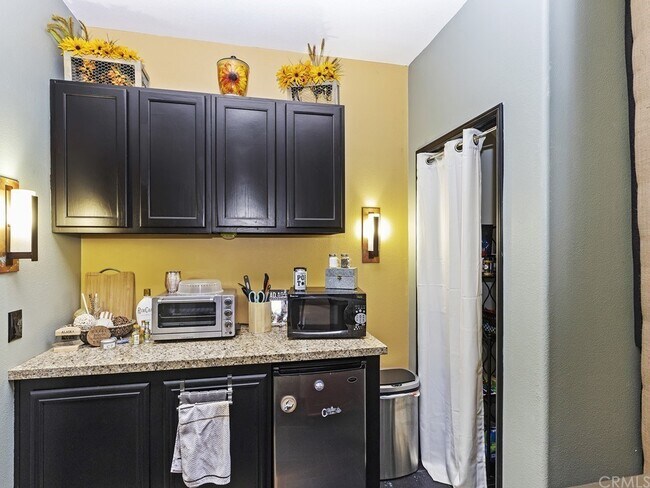Building Photo - 28989 Frankfort Ln