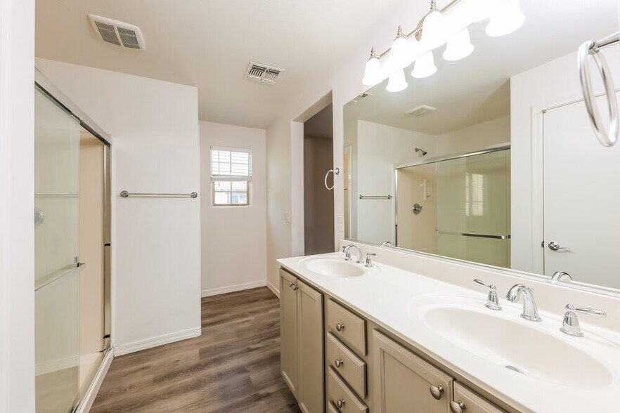 Building Photo - 2656 N 73rd Glen