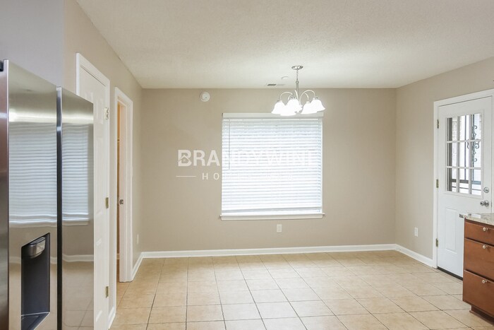 Building Photo - 6828 Kamali Ave