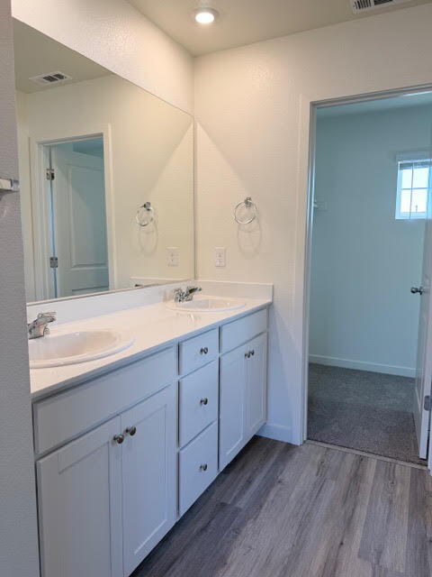 Building Photo - Move-in Ready! 4 Bedroom 2.5 House in Lemmon Valley!