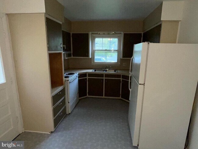 Building Photo - 1499 VALLEY