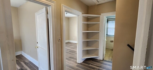 Building Photo - 52 Davis St