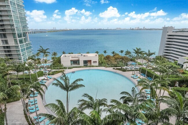 Building Photo - 480 NE 31st St