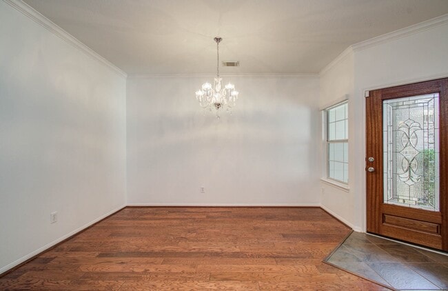 Building Photo - 13558 Fawn Lily Dr
