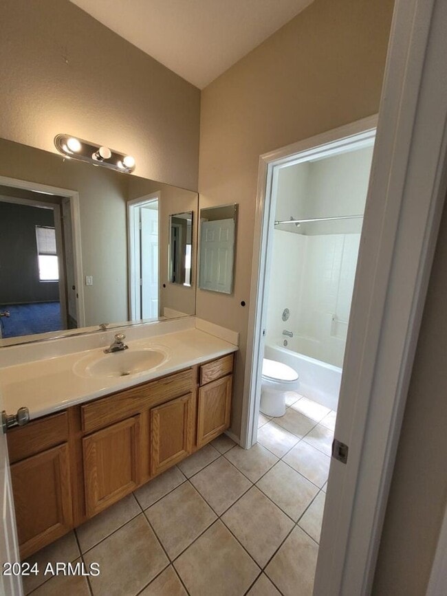 Building Photo - Quiet 2 bedroom condo in Fountain Hills!