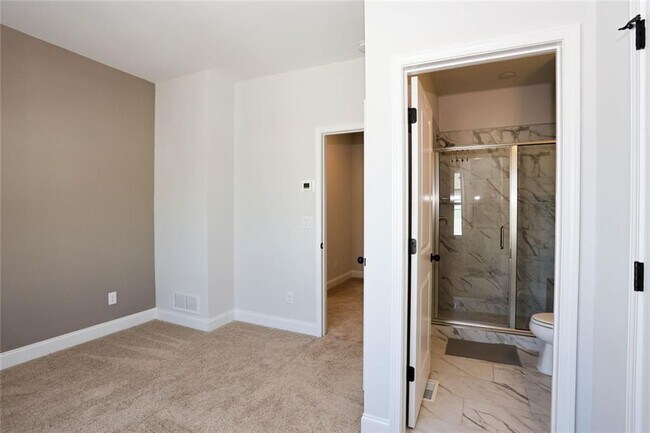 Building Photo - 313 Skylar Way SE