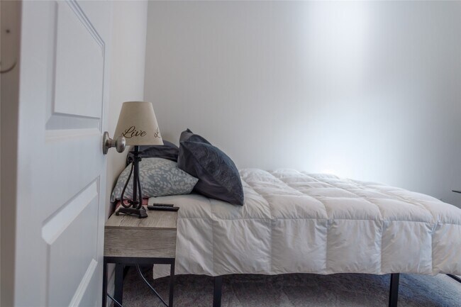 Building Photo - 10201 Waterwall Ln