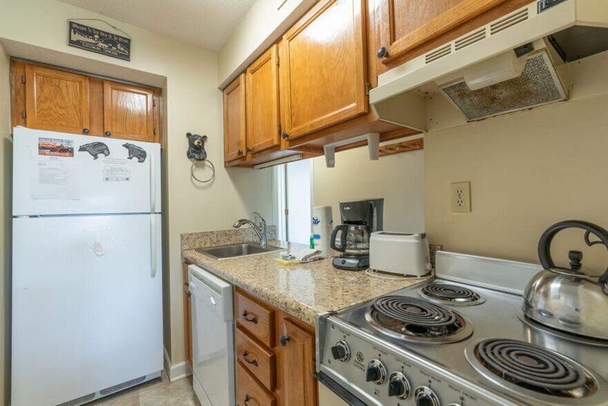 Building Photo - 1260 Ski View Dr
