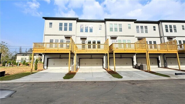 Building Photo - 2604 Alcovy Trl NE