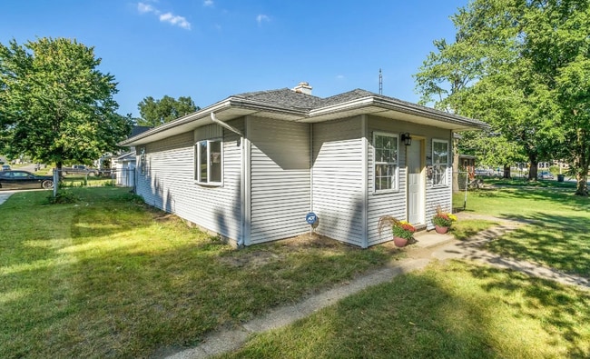 Building Photo - 3245 Ardmore Trail