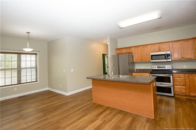 Building Photo - 110 Willow Creek Ln