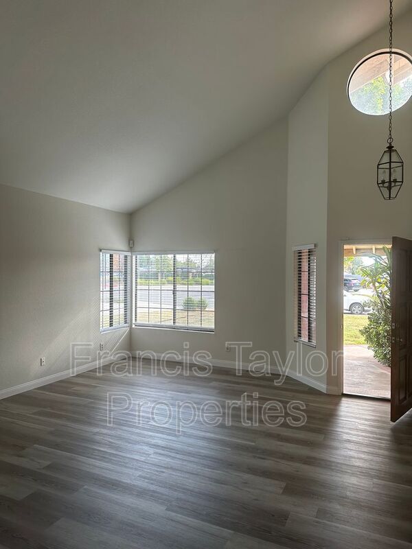 Building Photo - 954 Cornwell Ct