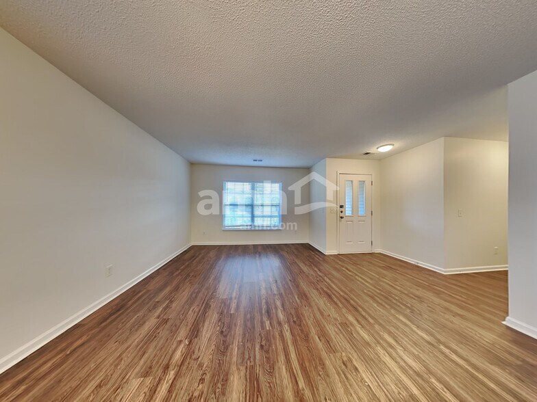 Building Photo - 170 Southport Dr
