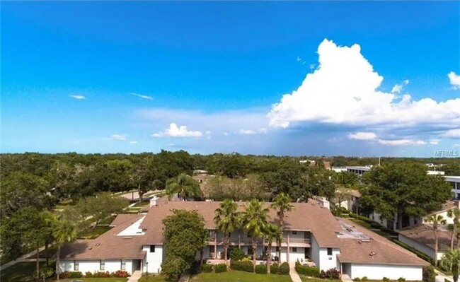 Building Photo - 2 Bedroom 1.5 Bath Urban Retreat Near the ...