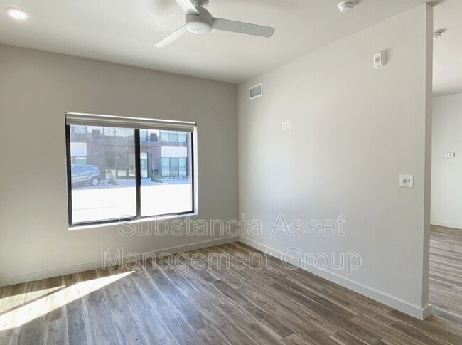 Building Photo - 1677 Midtown Pl