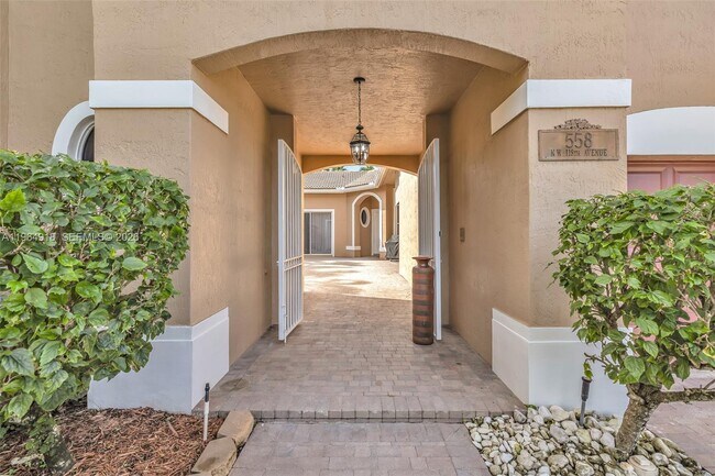 Building Photo - 558 NW 118th Ave