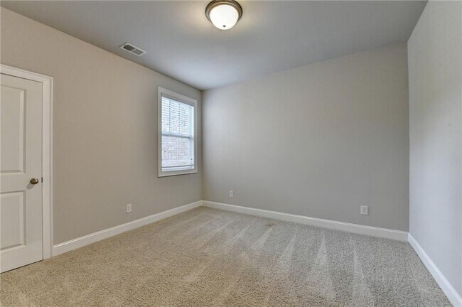 Building Photo - 5240 Cresslyn Rdg